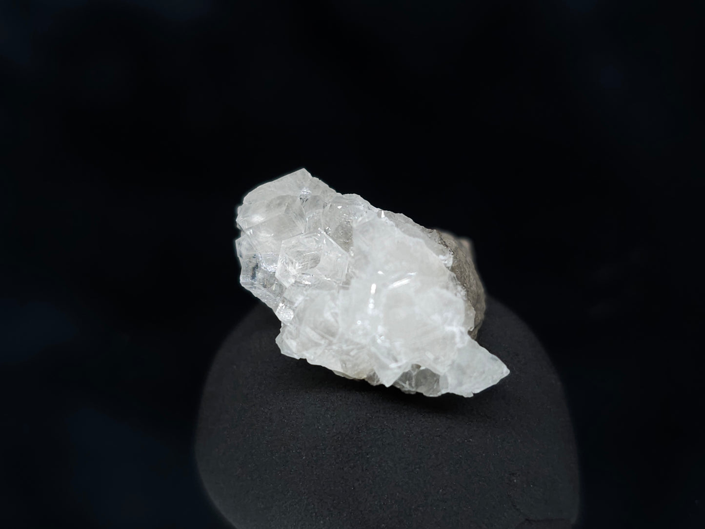 #33997 Super clear Nailhead Spar Calcite cluster and Chalcopyrite ore and multiple small fossils in the matrix