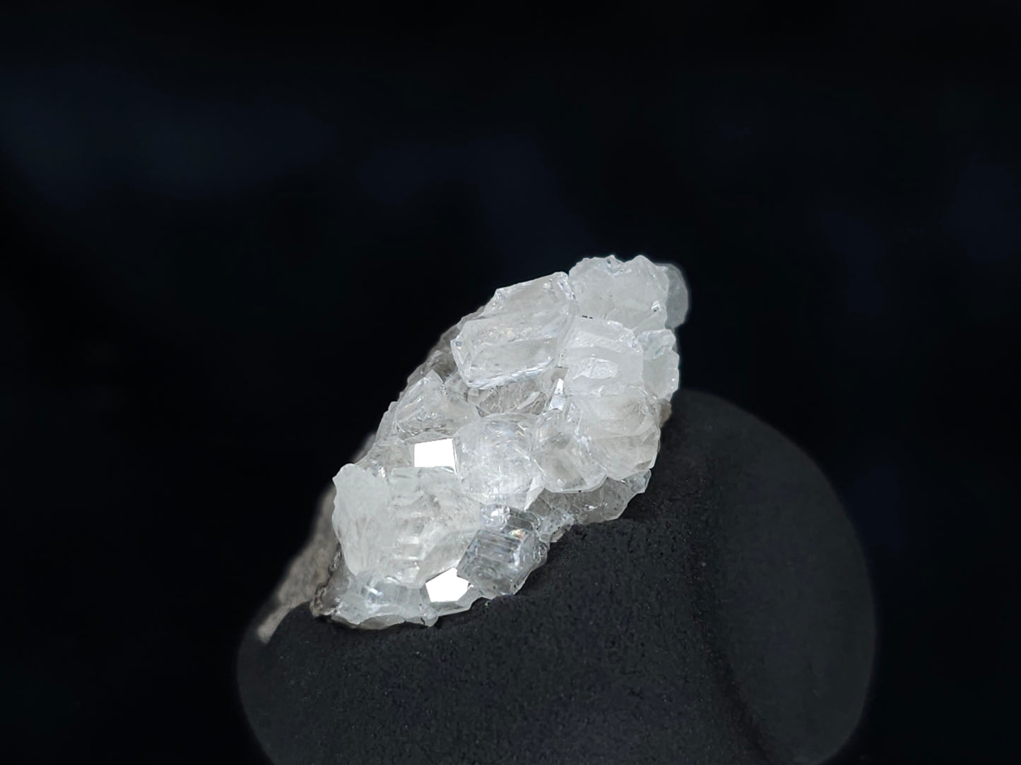 #33997 Super clear Nailhead Spar Calcite cluster and Chalcopyrite ore and multiple small fossils in the matrix