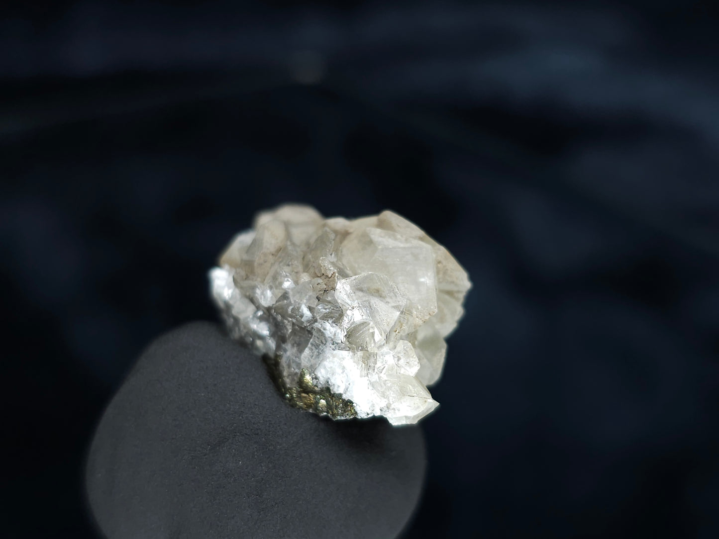 #34002 Super clear Nailhead Spar Calcite cluster and Chalcopyrite ore and multiple small fossils in the matrix