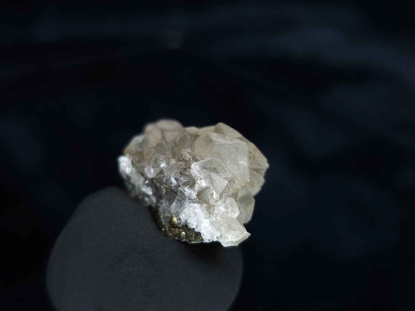 #34002 Super clear Nailhead Spar Calcite cluster and Chalcopyrite ore and multiple small fossils in the matrix