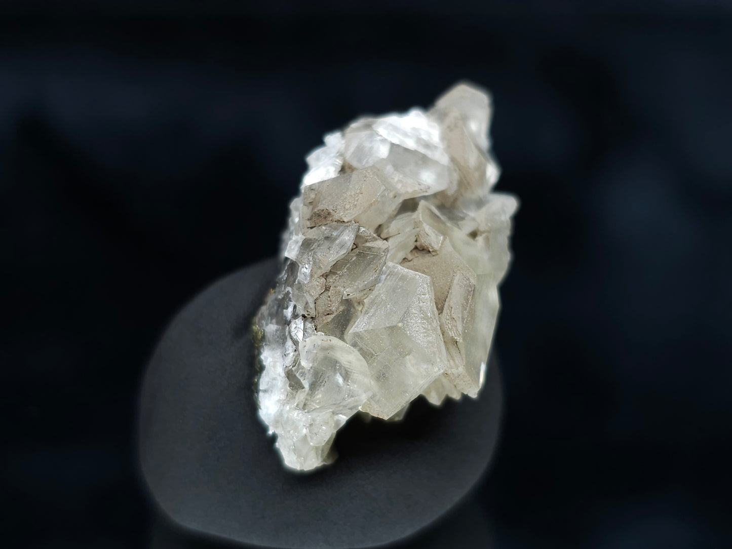 #34002 Super clear Nailhead Spar Calcite cluster and Chalcopyrite ore and multiple small fossils in the matrix