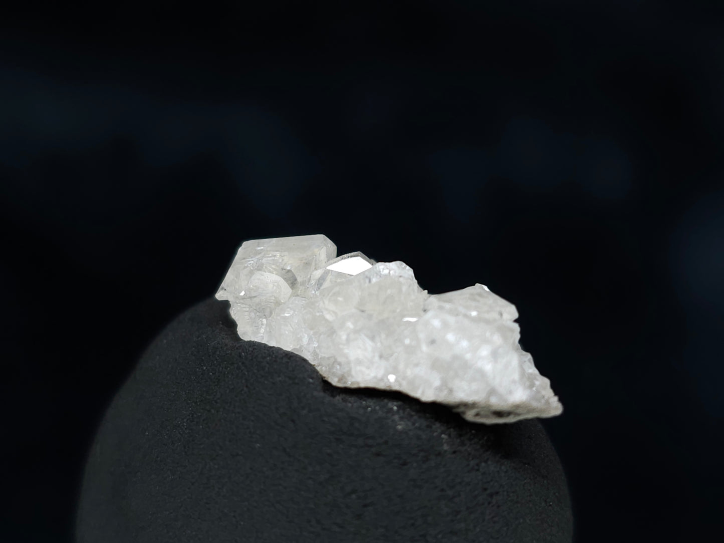 #34003 Super clear Nailhead Spar Calcite cluster and Chalcopyrite ore and multiple small fossils in the matrix