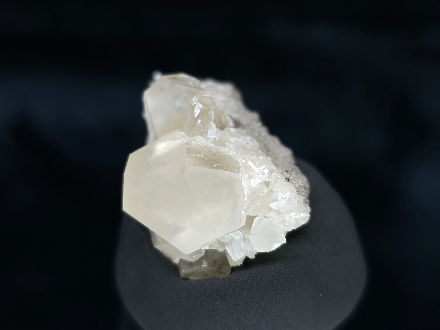 #34004 Super clear Nailhead Spar Calcite cluster and Chalcopyrite ore and multiple small fossils in the matrix