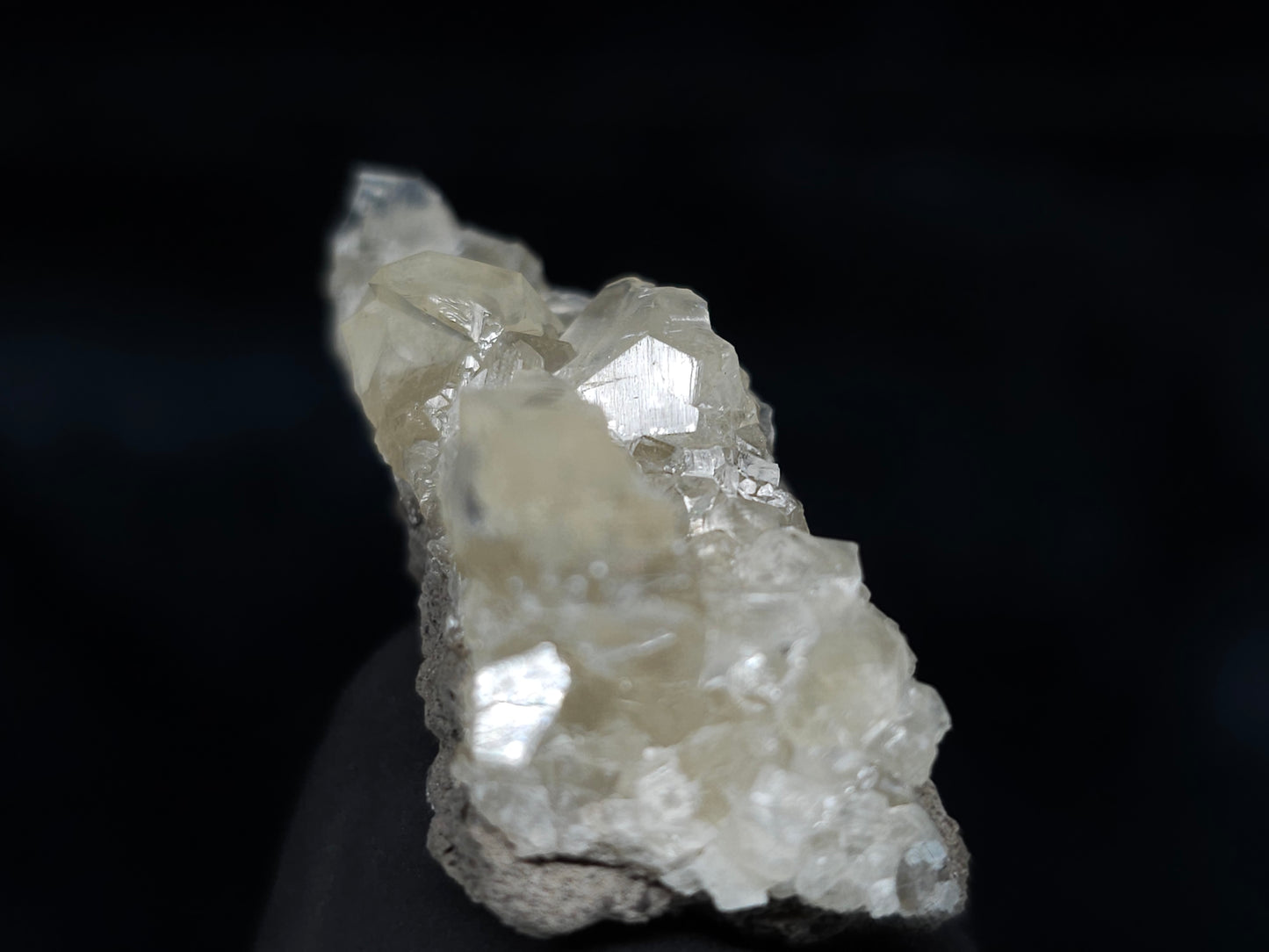 #34006 Super clear Nailhead Spar Calcite cluster and Chalcopyrite ore and multiple small fossils in the matrix