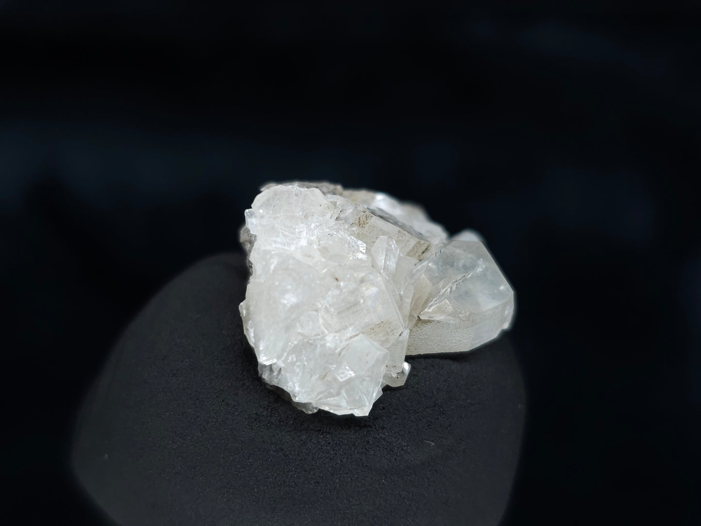 #34007 Super clear Nailhead Spar Calcite cluster and Chalcopyrite ore and multiple small fossils in the matrix