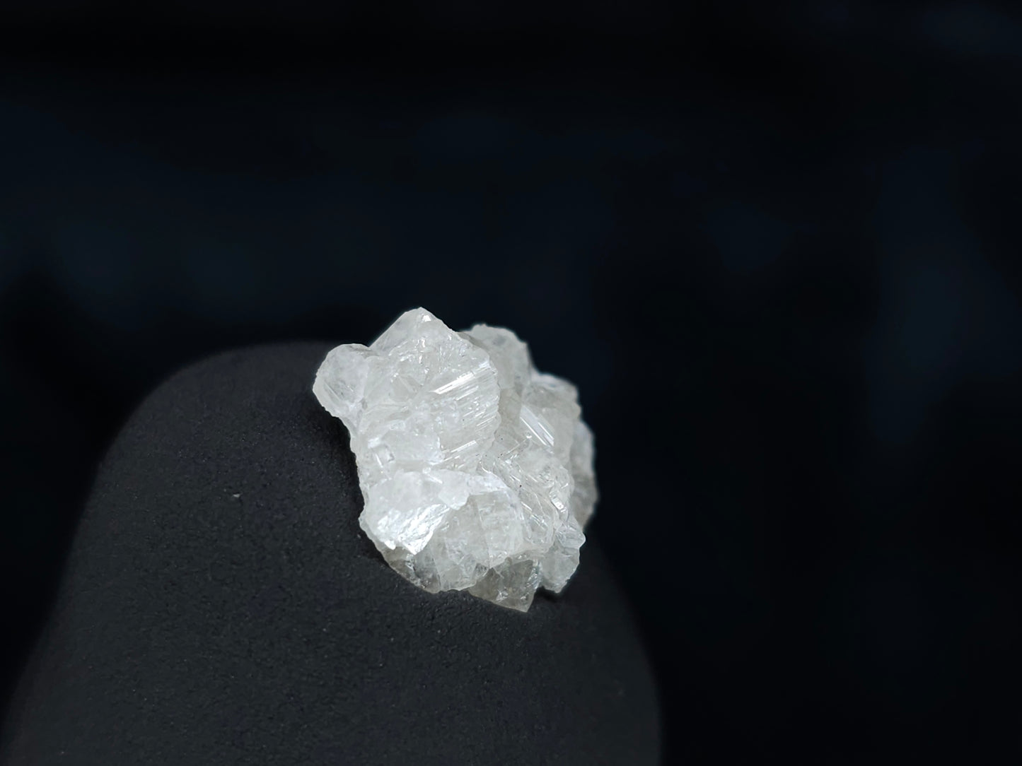 #34009 Super clear Nailhead Spar Calcite cluster and Chalcopyrite ore and multiple small fossils in the matrix