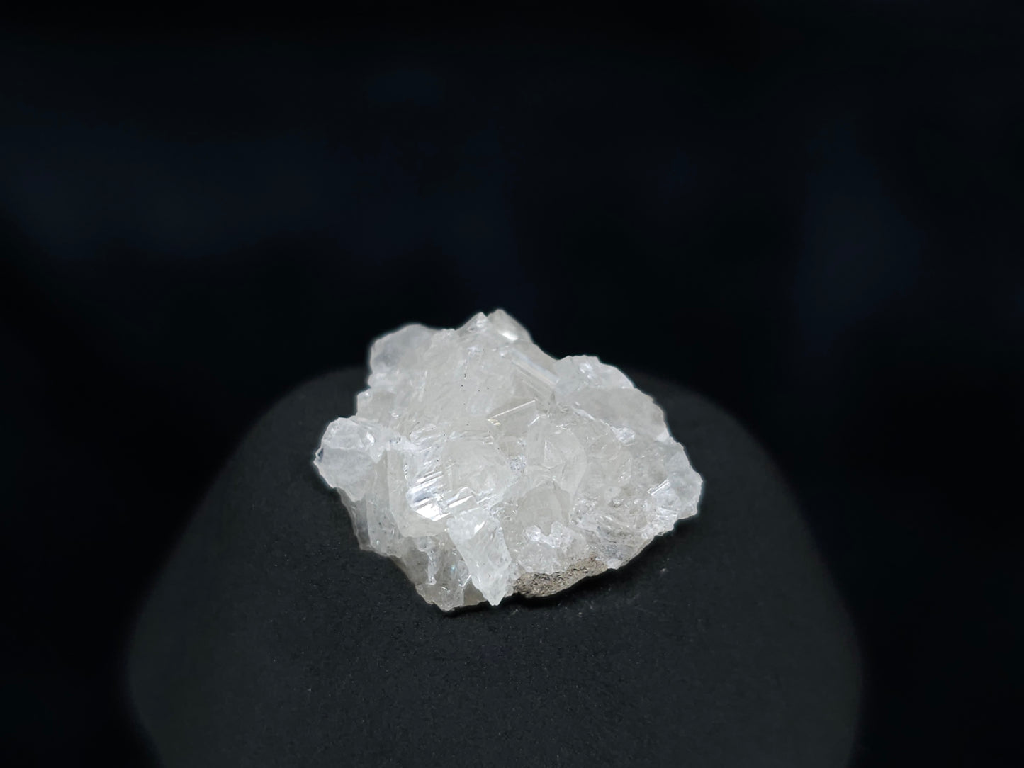 #34009 Super clear Nailhead Spar Calcite cluster and Chalcopyrite ore and multiple small fossils in the matrix