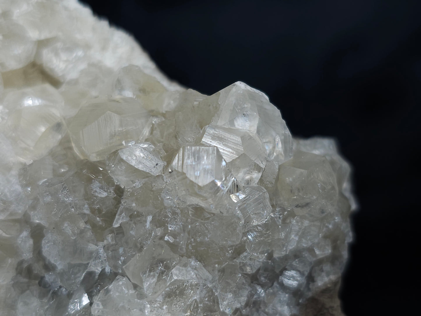 #34011 Super clear Nailhead Spar Calcite geode and Chalcopyrite ore and multiple small fossils in the matrix