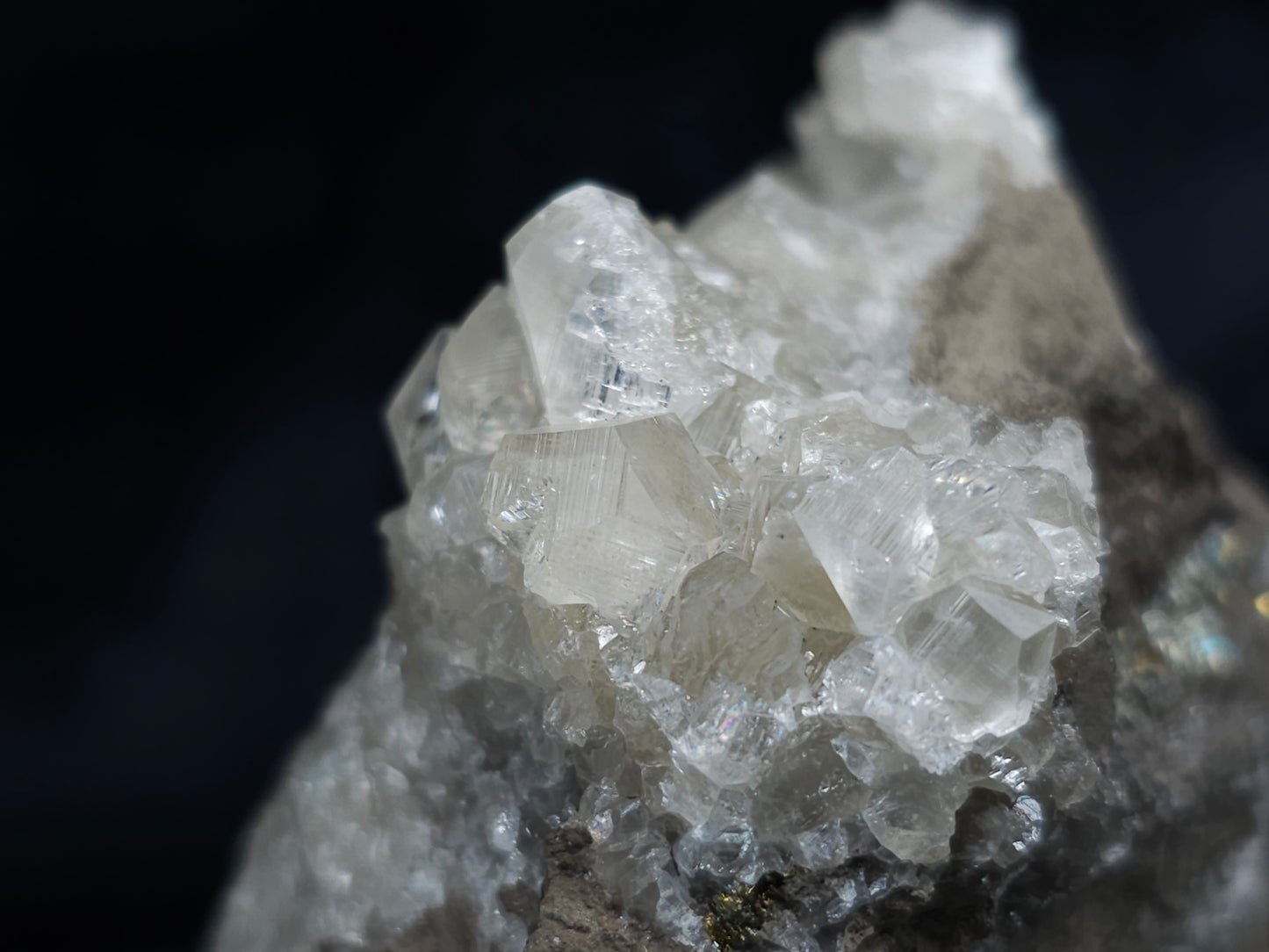 #34011 Super clear Nailhead Spar Calcite geode and Chalcopyrite ore and multiple small fossils in the matrix