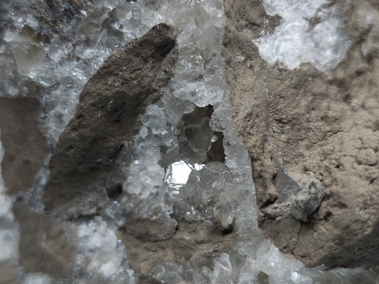 #34011 Super clear Nailhead Spar Calcite geode and Chalcopyrite ore and multiple small fossils in the matrix