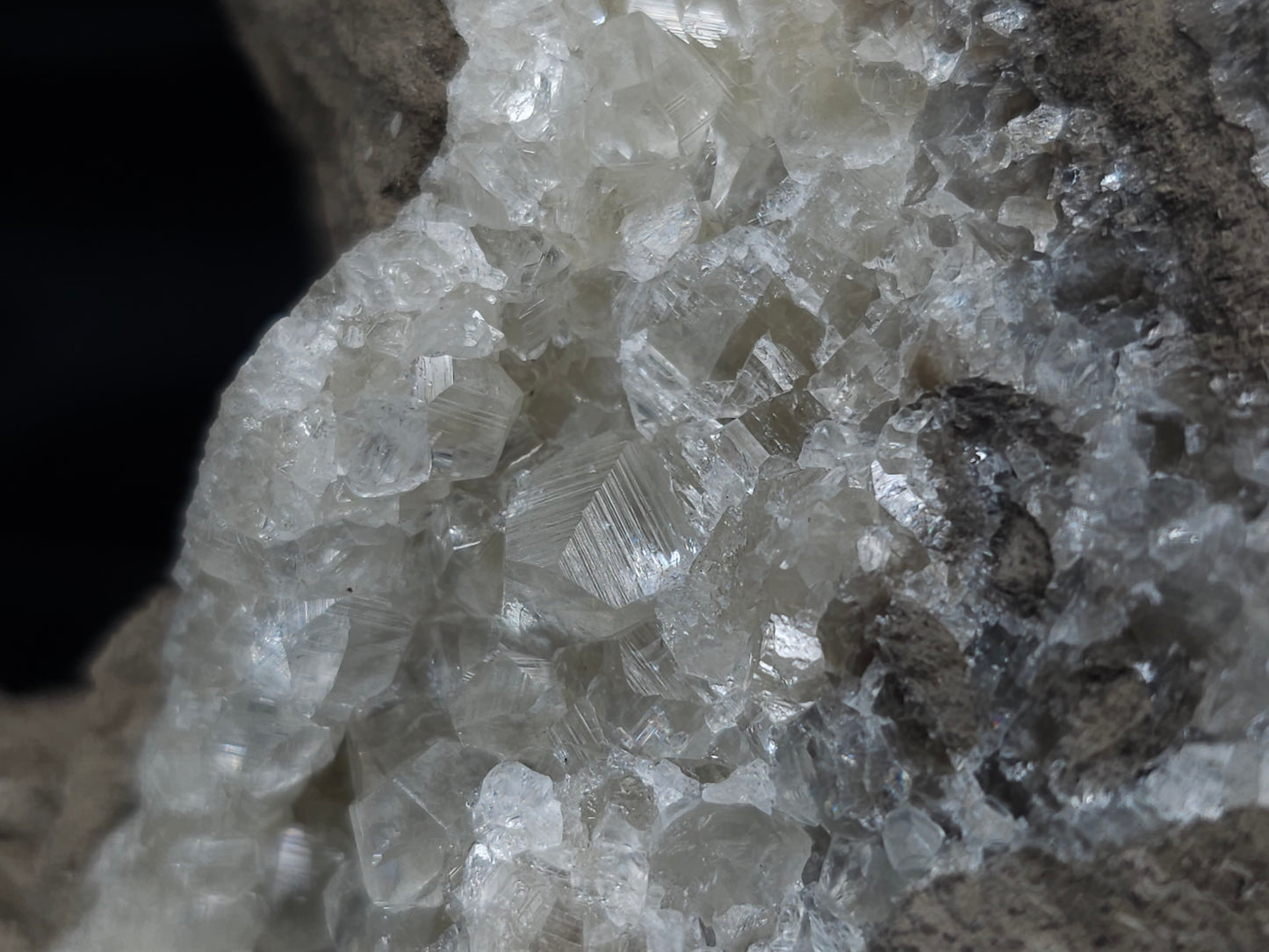 #34011 Super clear Nailhead Spar Calcite geode and Chalcopyrite ore and multiple small fossils in the matrix