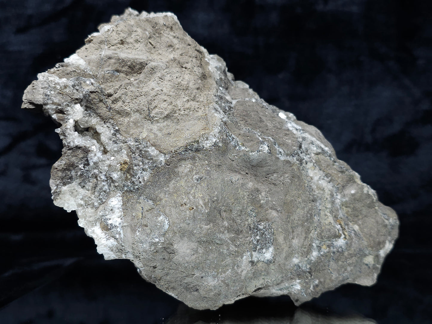 #34010 Super clear Nailhead Spar Calcite geode and Chalcopyrite ore and multiple small fossils in the matrix