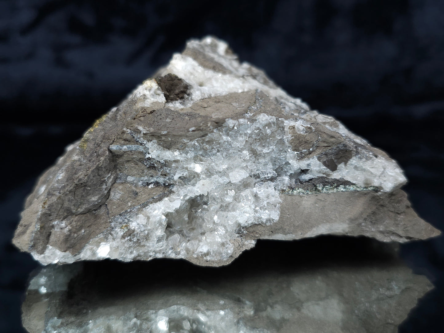 #34012 Super clear Nailhead Spar Calcite cluster and Chalcopyrite ore and multiple small fossils in the matrix