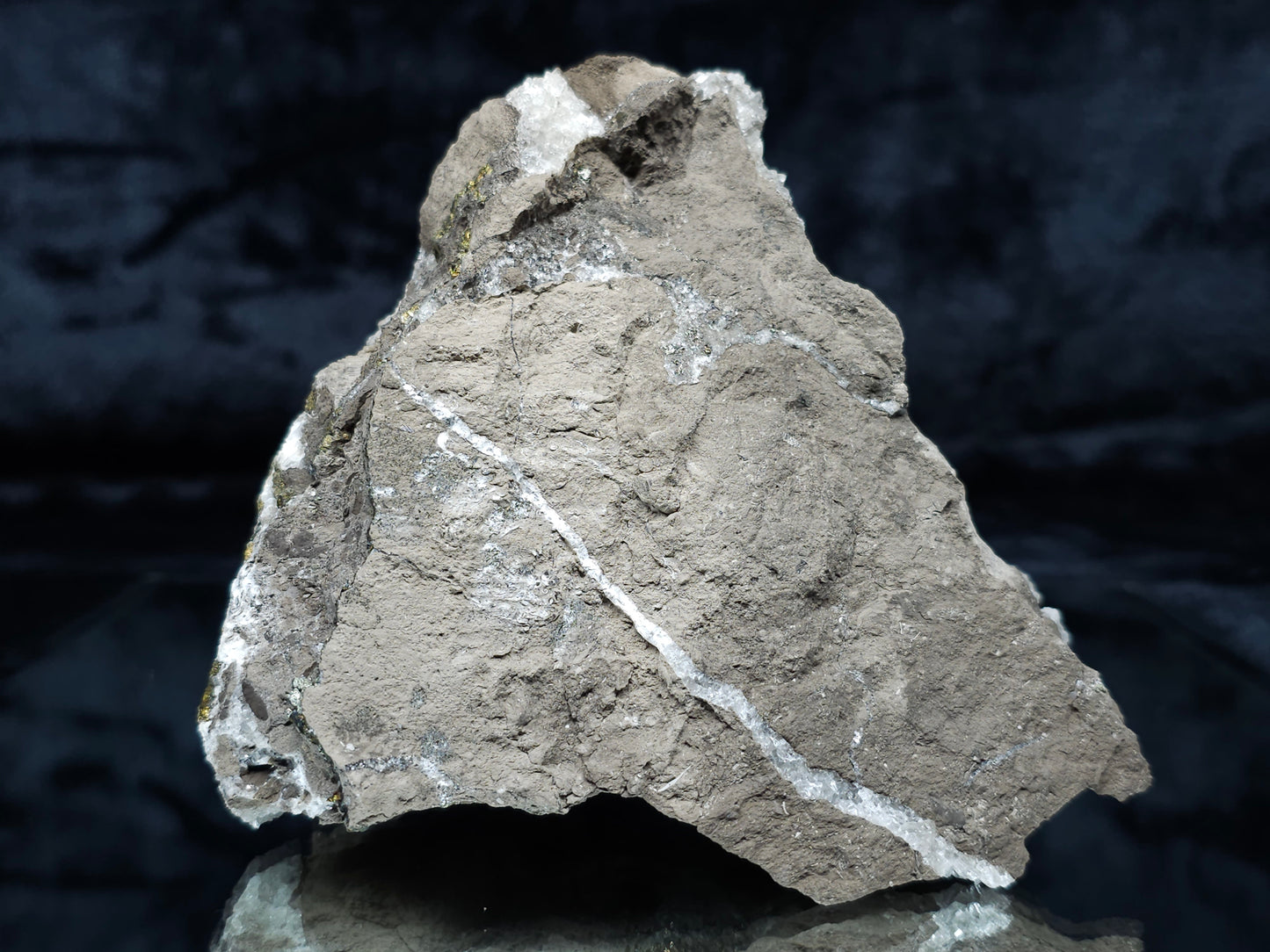 #34012 Super clear Nailhead Spar Calcite cluster and Chalcopyrite ore and multiple small fossils in the matrix