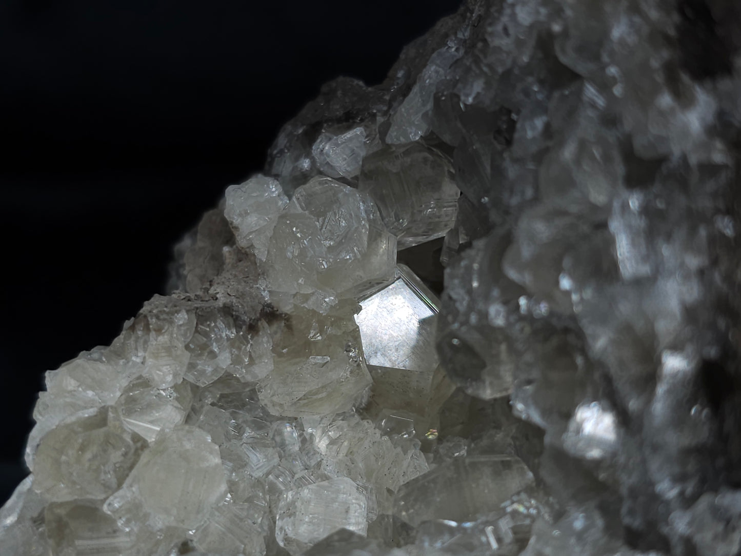 #34018 Super clear Nailhead Spar Calcite geode and Chalcopyrite ore and multiple small fossils in the matrix