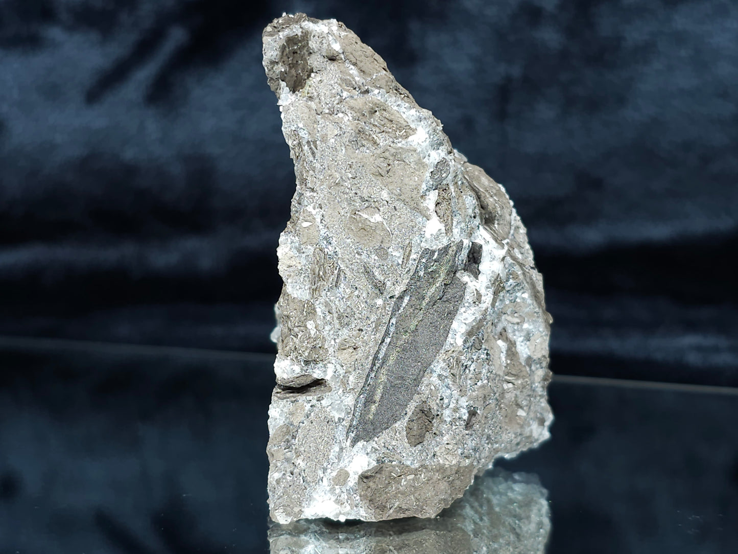#34018-A Super clear Nailhead Spar Calcite cluster and Chalcopyrite ore and multiple small fossils in the matrix
