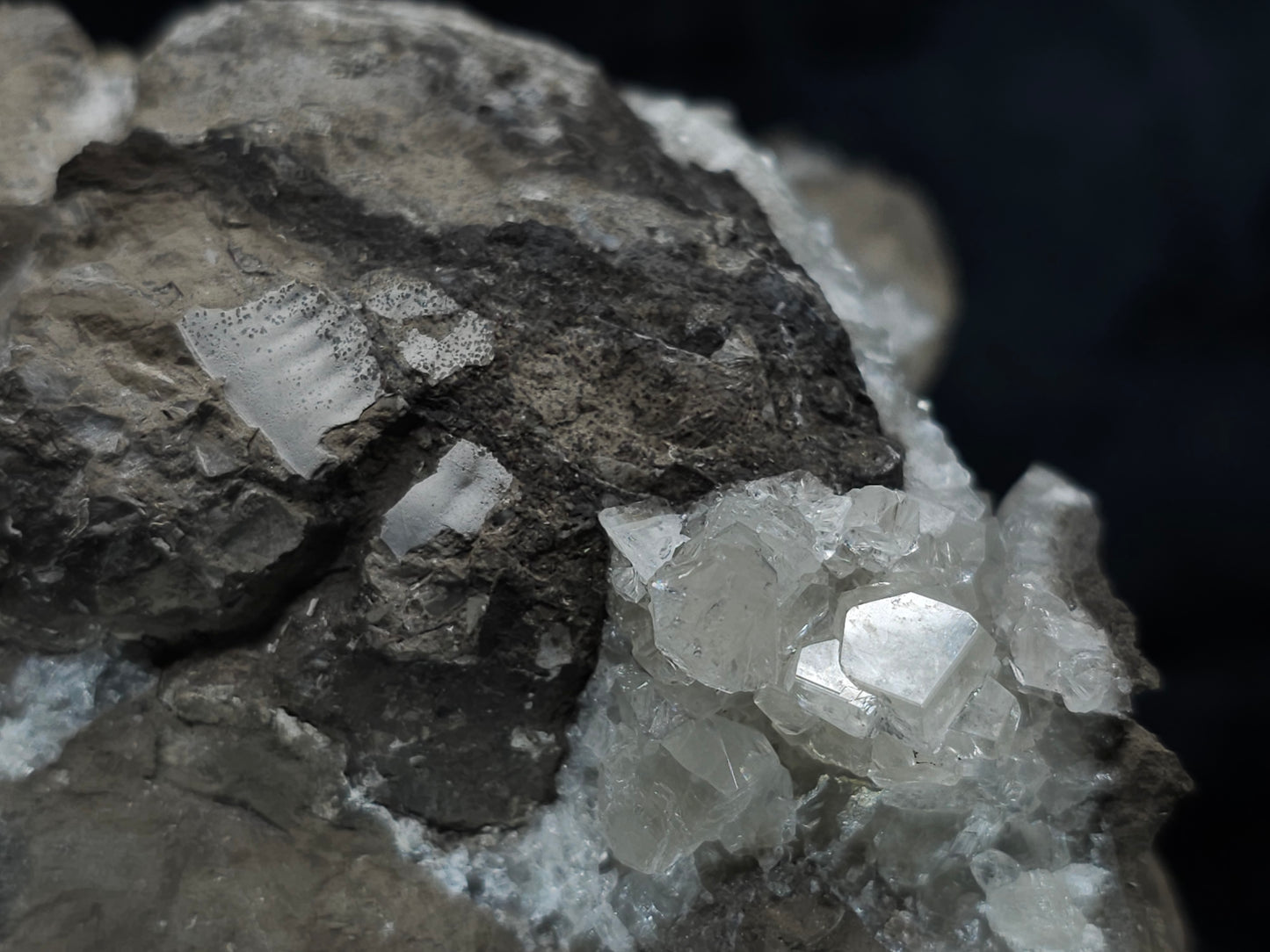 #34020 Super clear Nailhead Spar Calcite geode and Chalcopyrite ore and multiple small fossils in the matrix