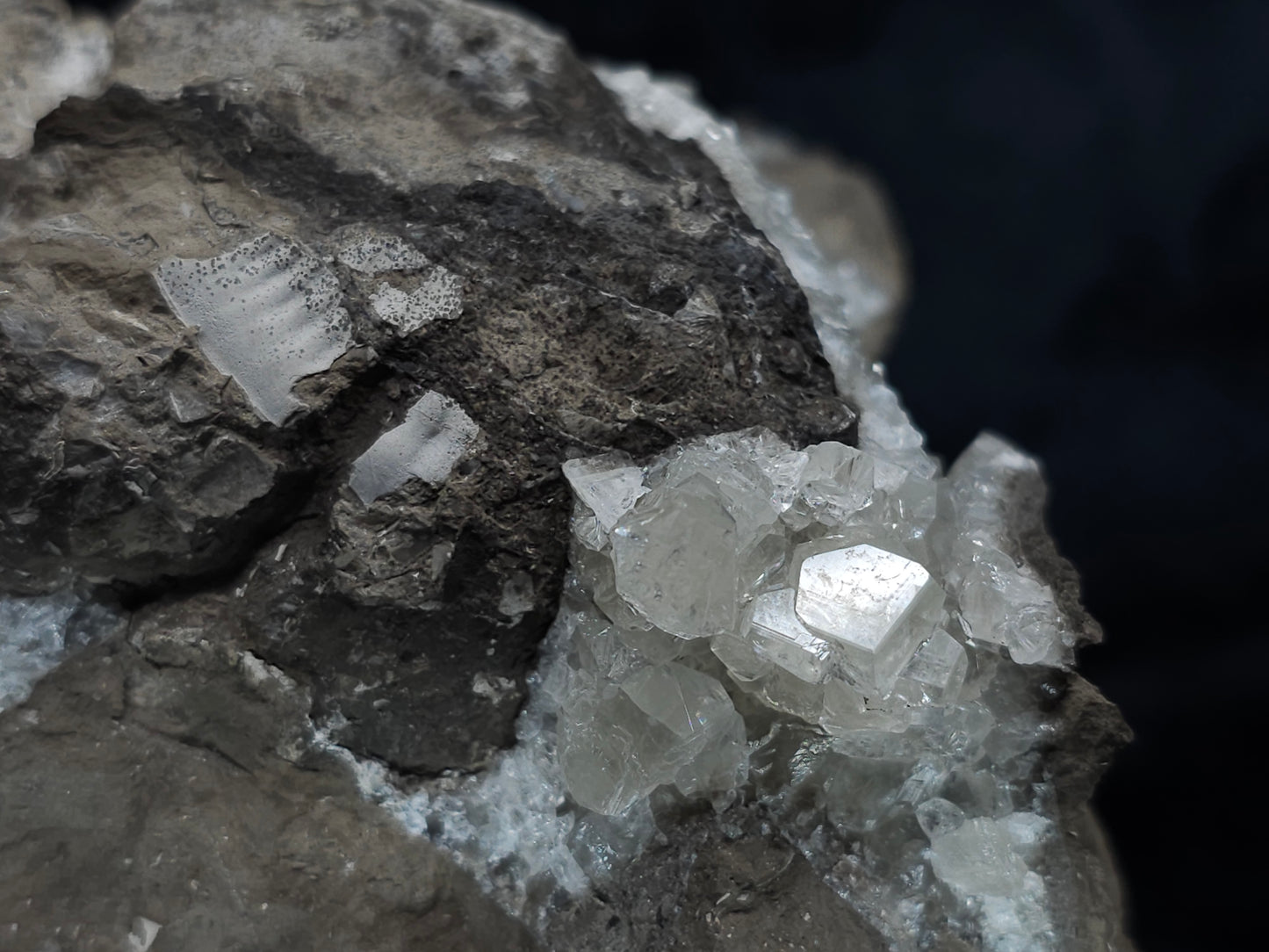 #34020 Super clear Nailhead Spar Calcite geode and Chalcopyrite ore and multiple small fossils in the matrix