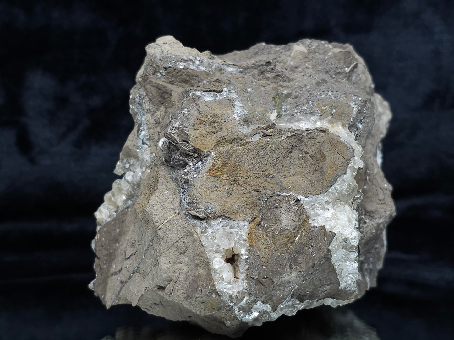 #34020 Super clear Nailhead Spar Calcite geode and Chalcopyrite ore and multiple small fossils in the matrix