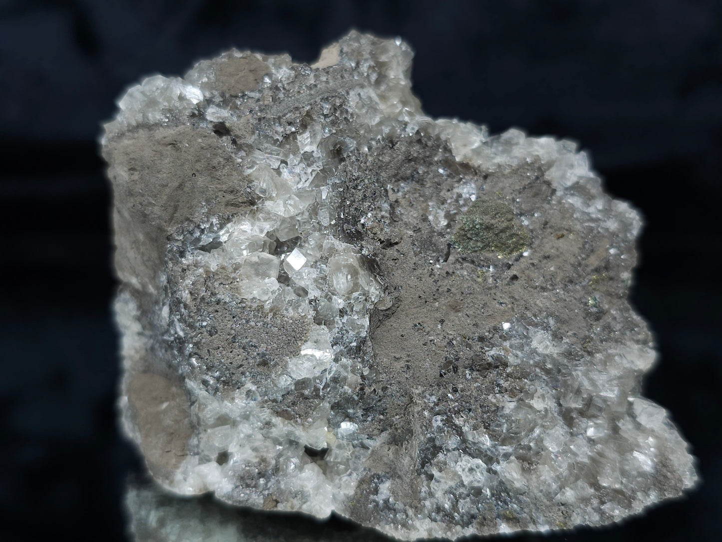 #66005 Hydrothermal mineral deposit that have fossil flower with peacock Chalcopyrite ore coating, also with some wonderful small geode of Nailhead Spar Calcite and it have multiple fossils