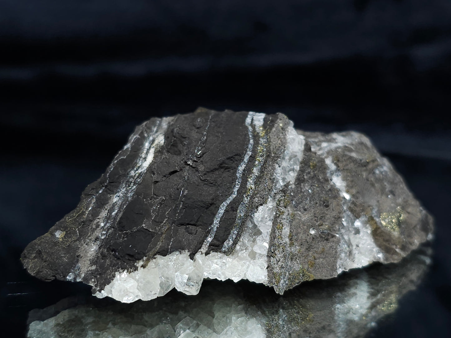 #66048 Hydrothermal Nailhead Spar Calcite geode with golden Chalcopyrite ore deposit formation among small fossils