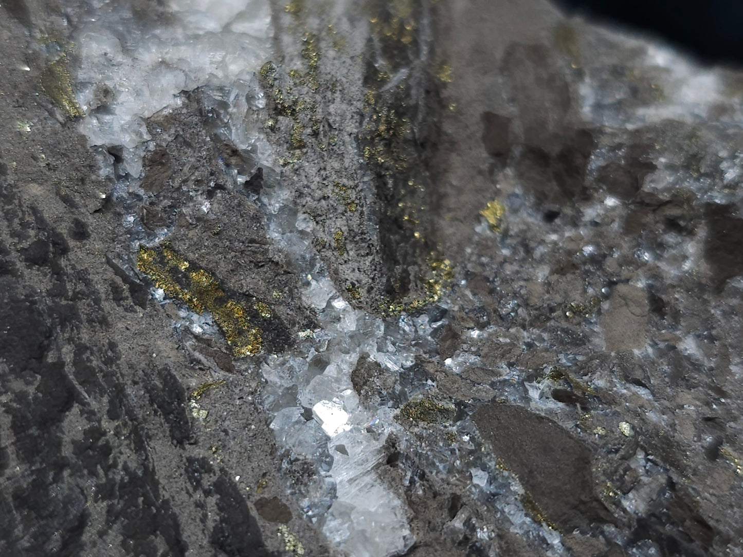 #66048 Hydrothermal Nailhead Spar Calcite geode with golden Chalcopyrite ore deposit formation among small fossils