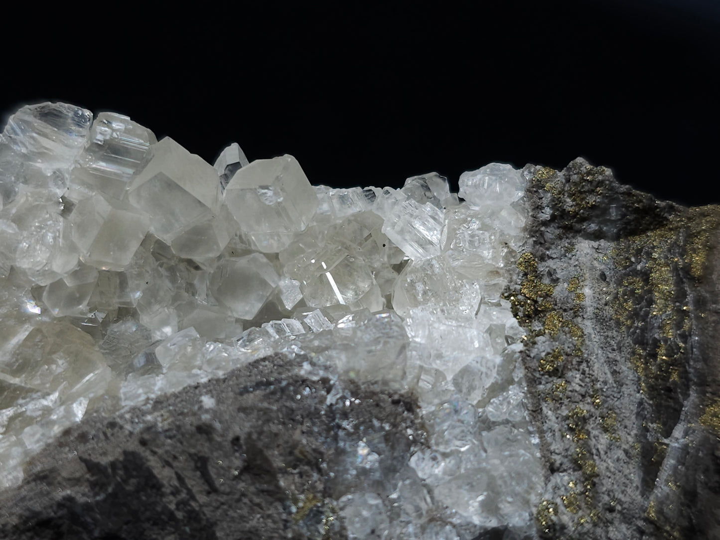 #66048 Hydrothermal Nailhead Spar Calcite geode with golden Chalcopyrite ore deposit formation among small fossils
