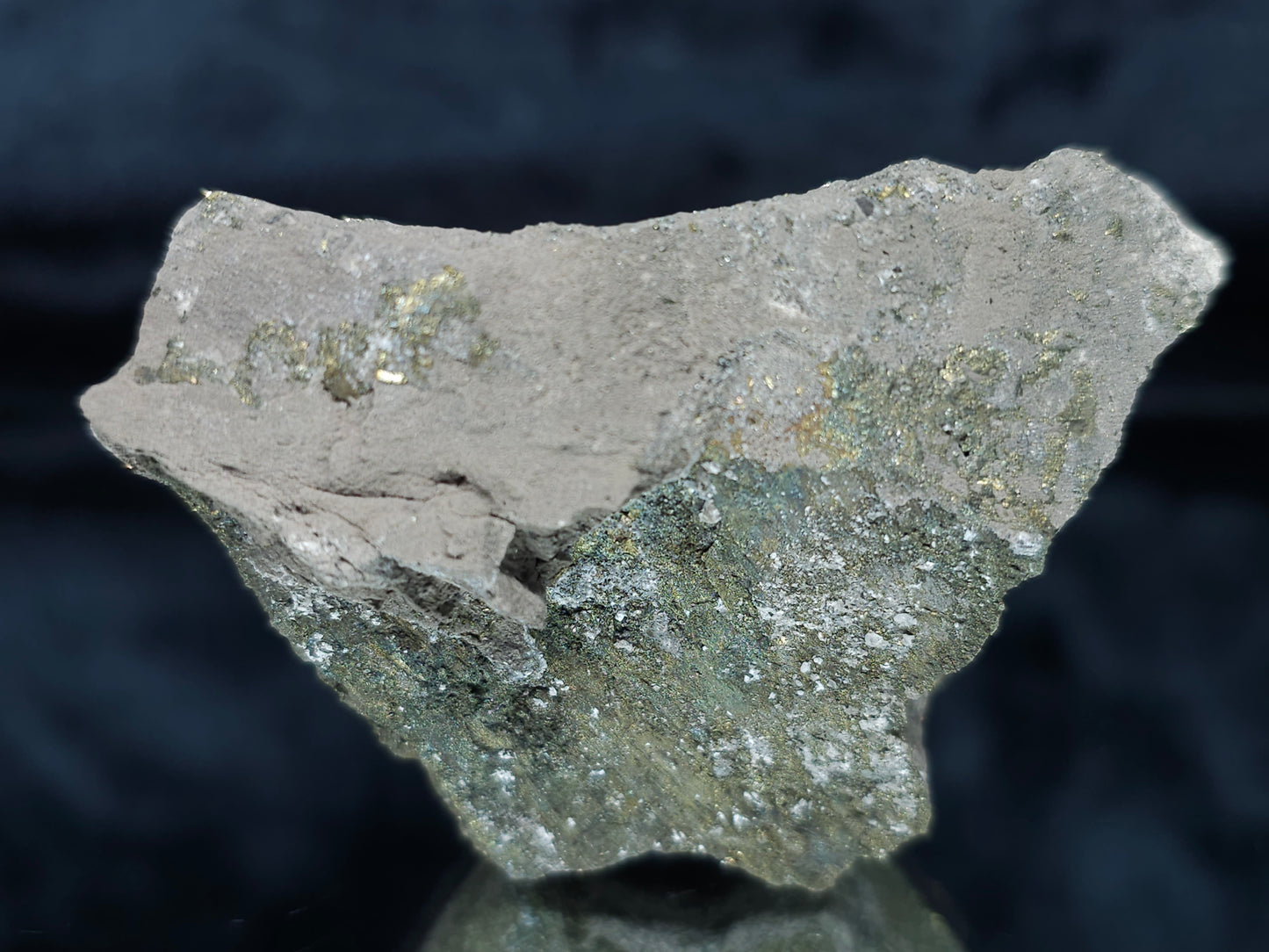 #66127 Calcite formation on golden Chalcopyrite ore hydrothermal Calcite deposit on multiple small fossils