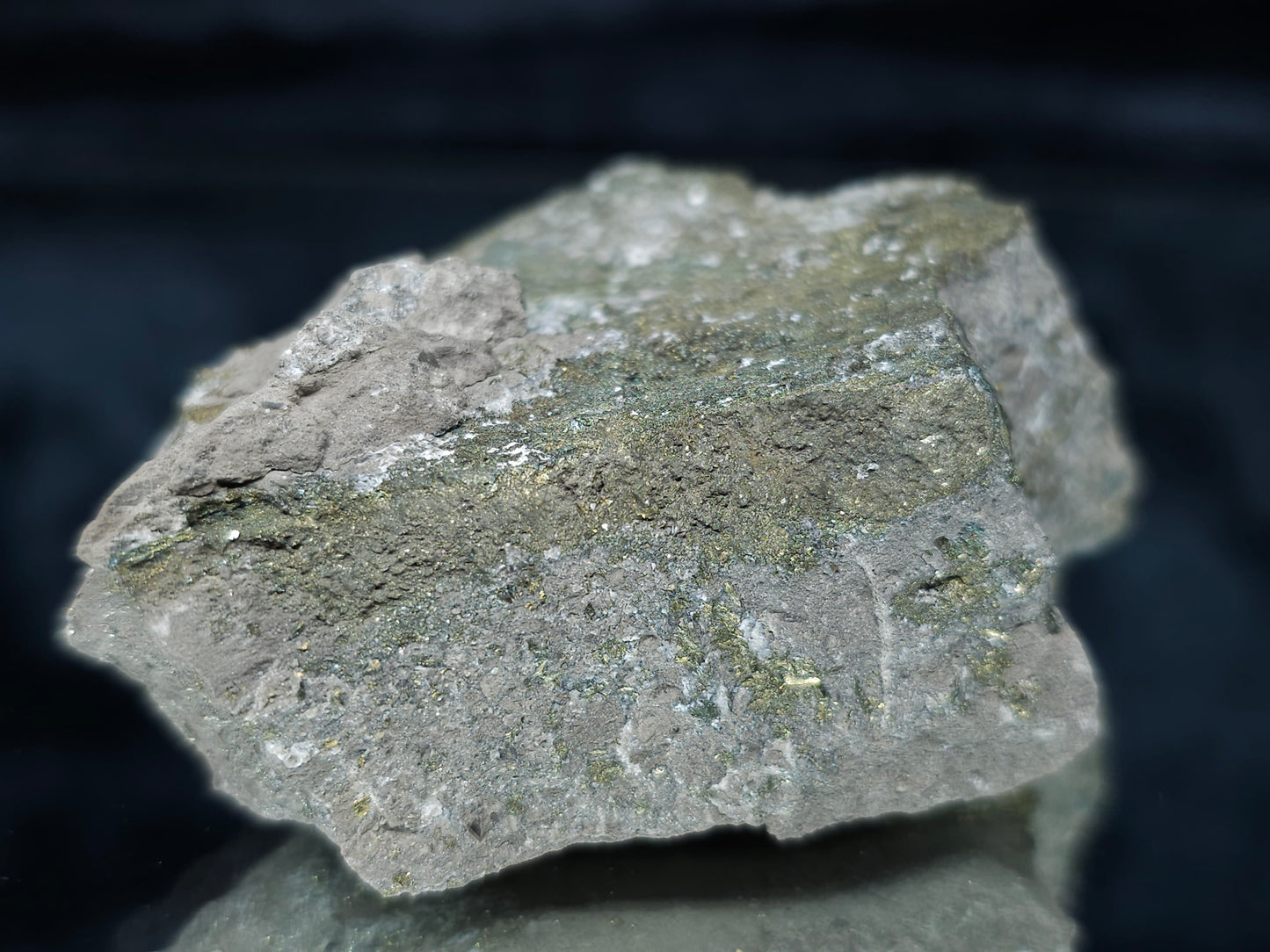 #66127 Calcite formation on golden Chalcopyrite ore hydrothermal Calcite deposit on multiple small fossils