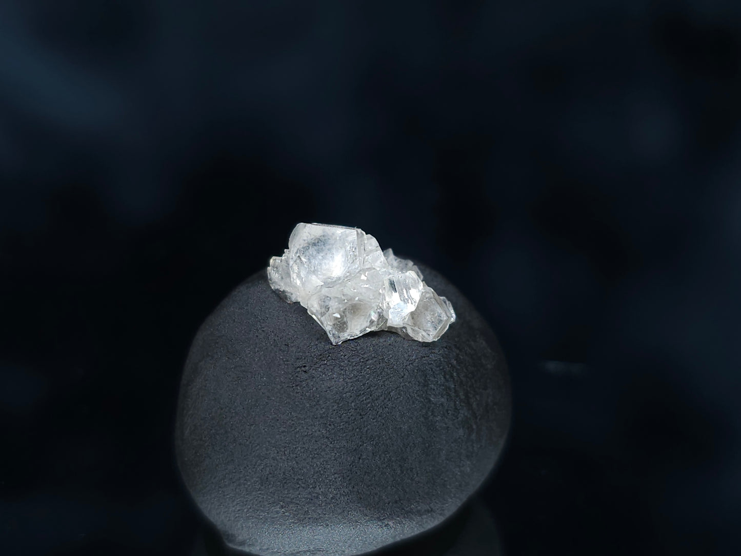 #33527 Super clear Nailhead Spar Calcite tiny cluster