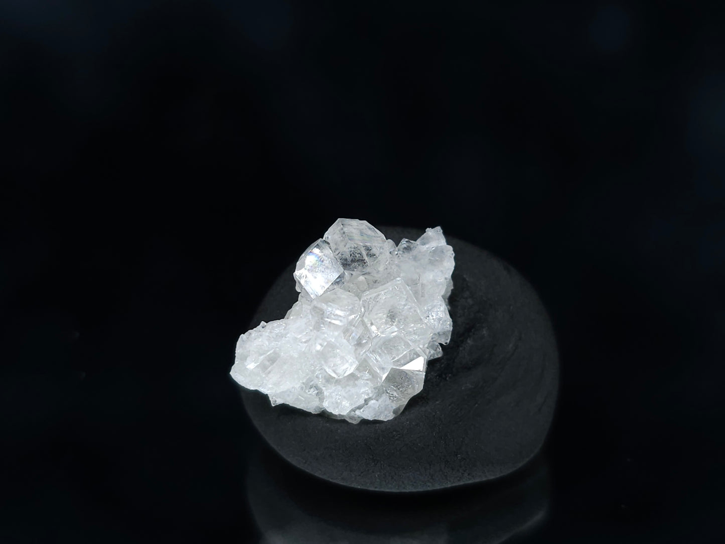 #33529 Super clear Nailhead Spar Calcite tiny cluster