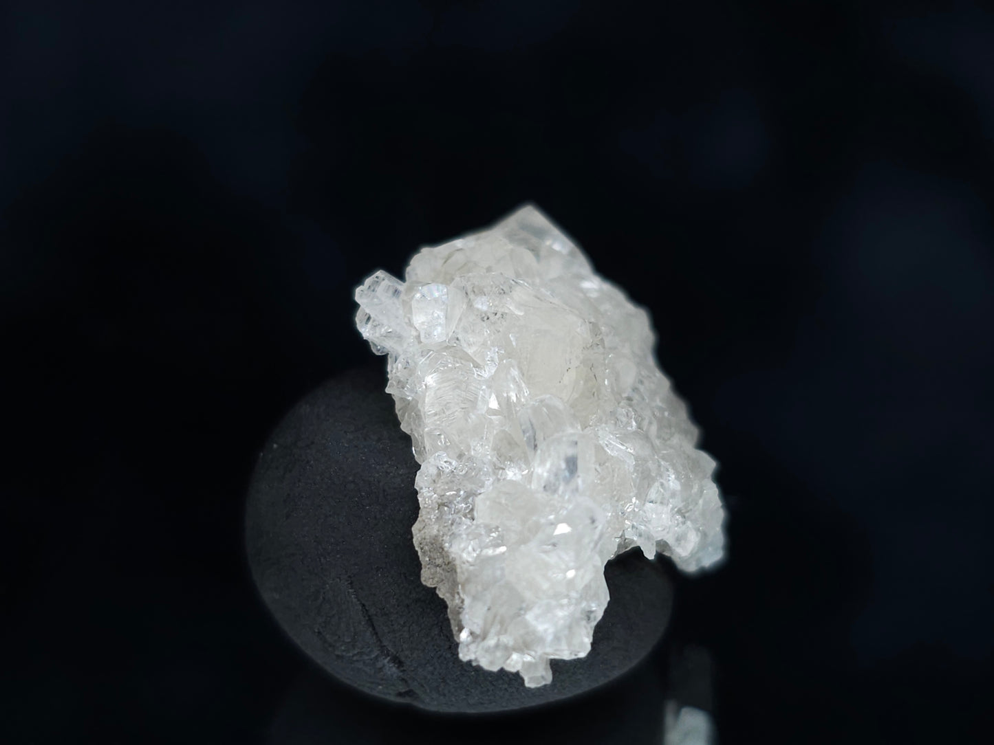 #33530 Super clear Nailhead Spar Calcite tiny cluster