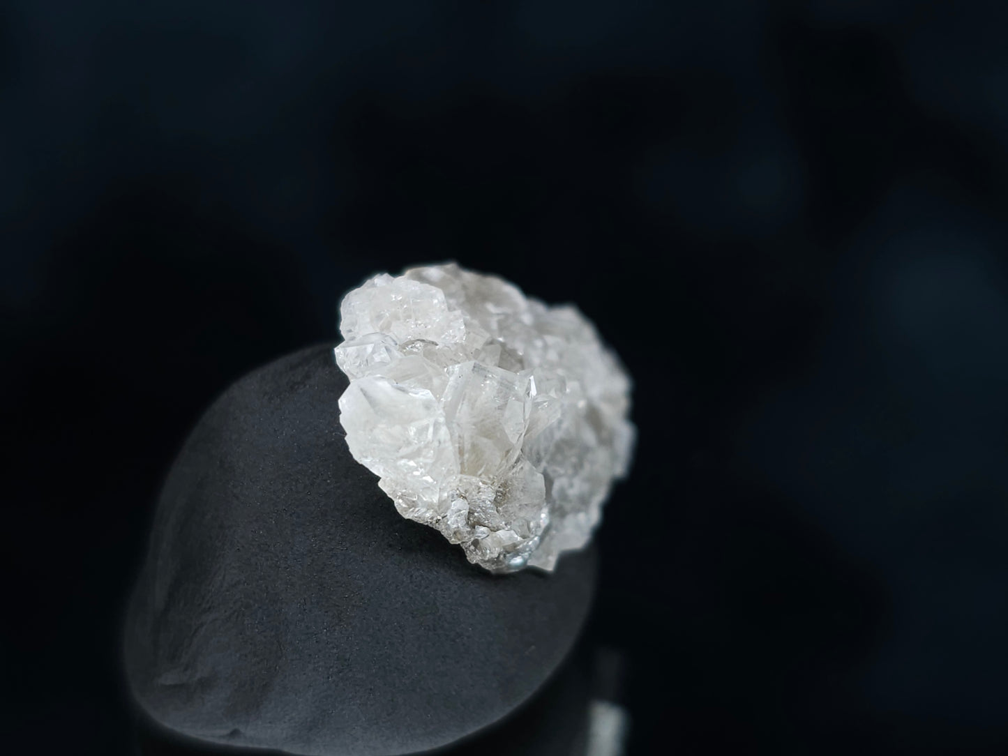 #33531 Super clear Nailhead Spar Calcite tiny cluster