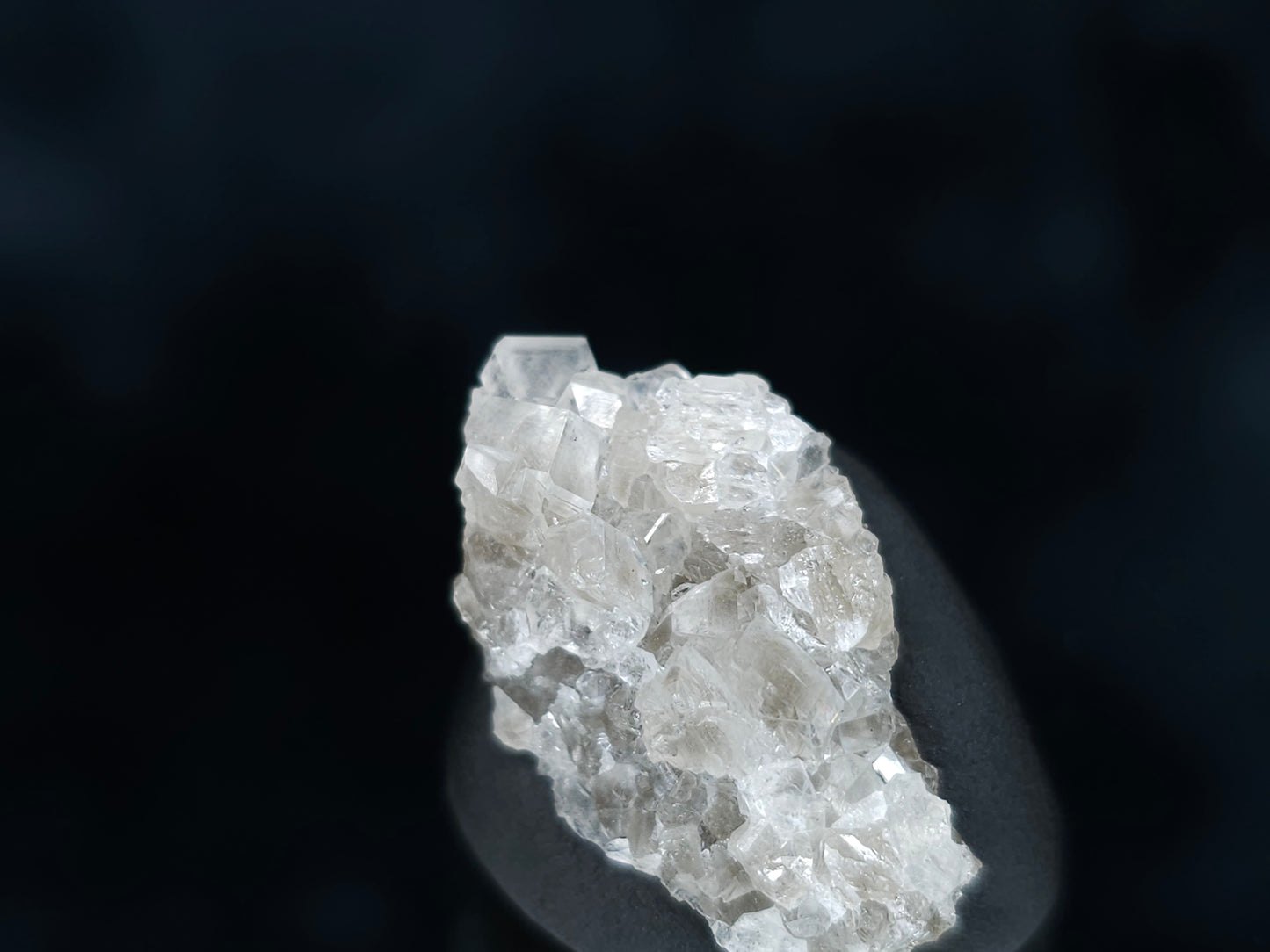 #33531 Super clear Nailhead Spar Calcite tiny cluster