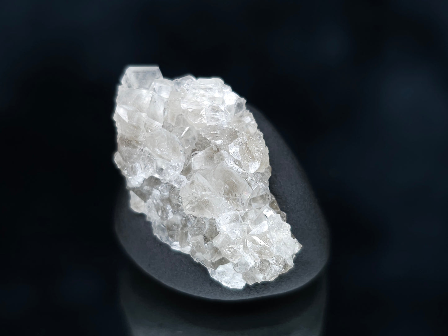 #33531 Super clear Nailhead Spar Calcite tiny cluster