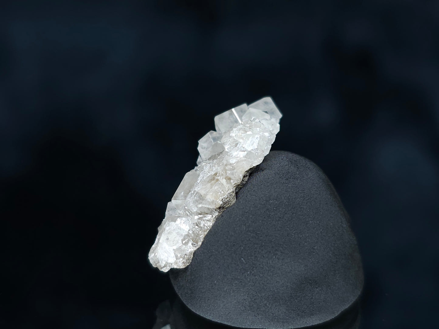 #33531 Super clear Nailhead Spar Calcite tiny cluster