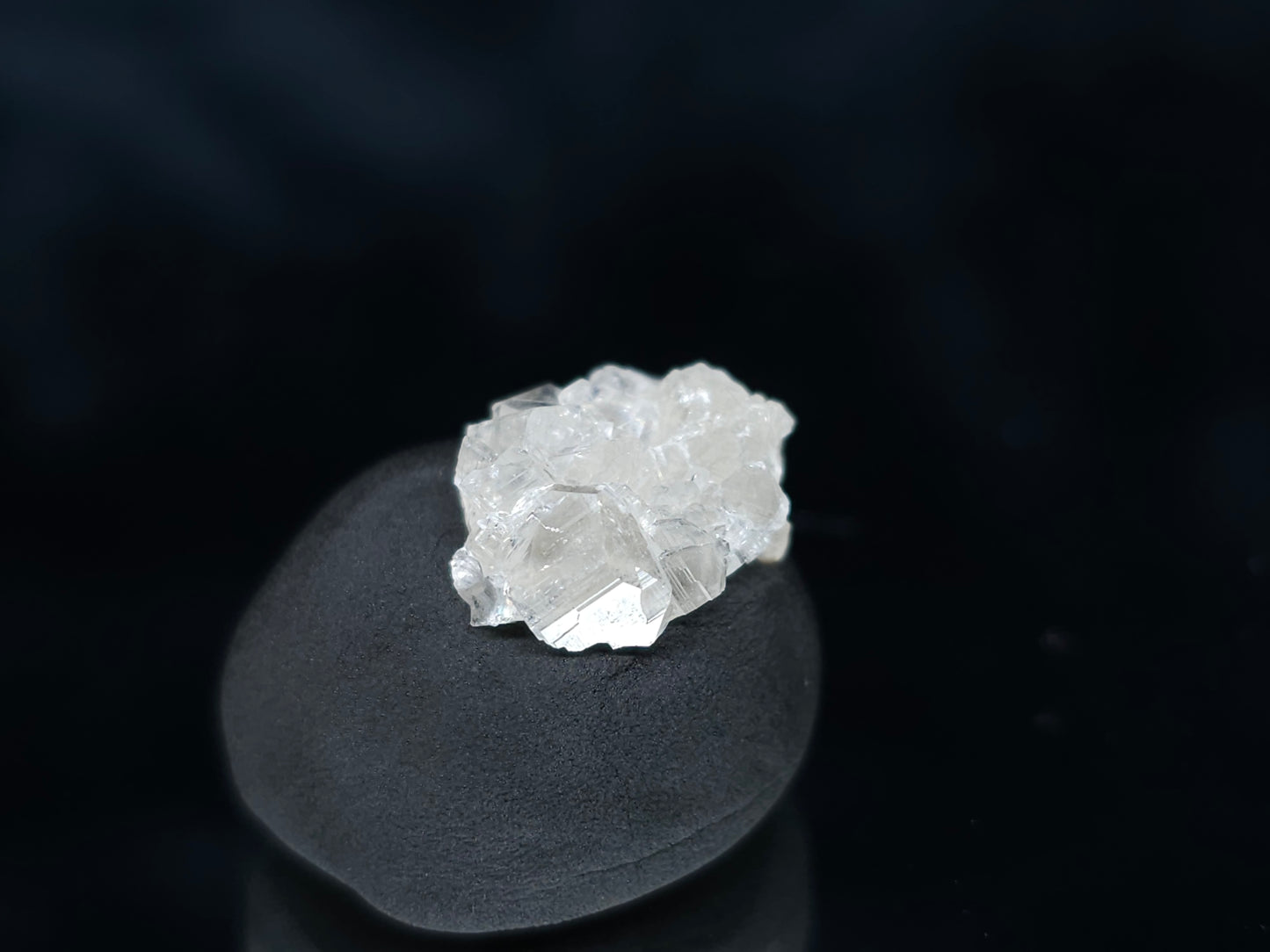 #33532 Super clear Nailhead Spar Calcite tiny cluster