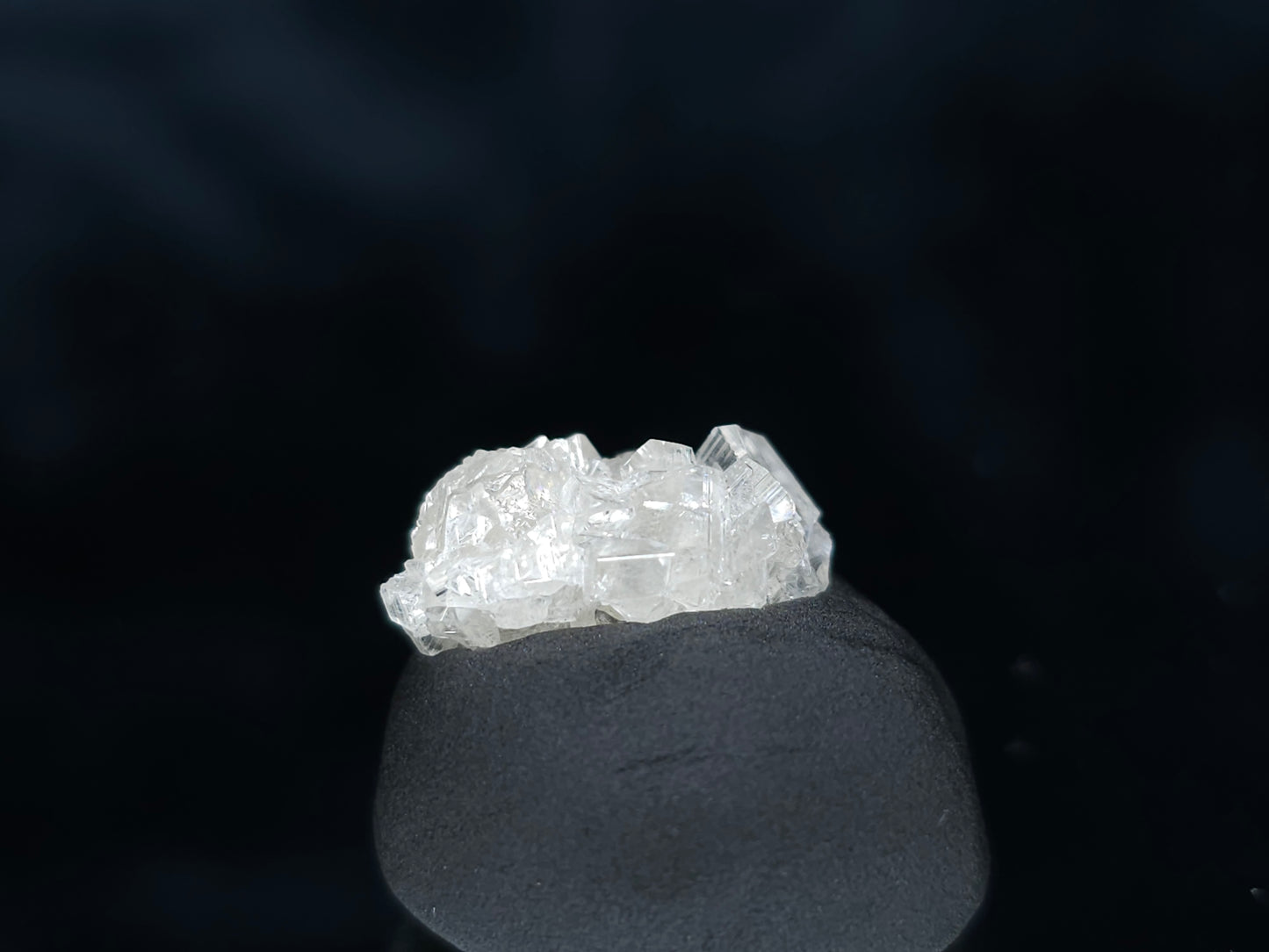 #33532 Super clear Nailhead Spar Calcite tiny cluster
