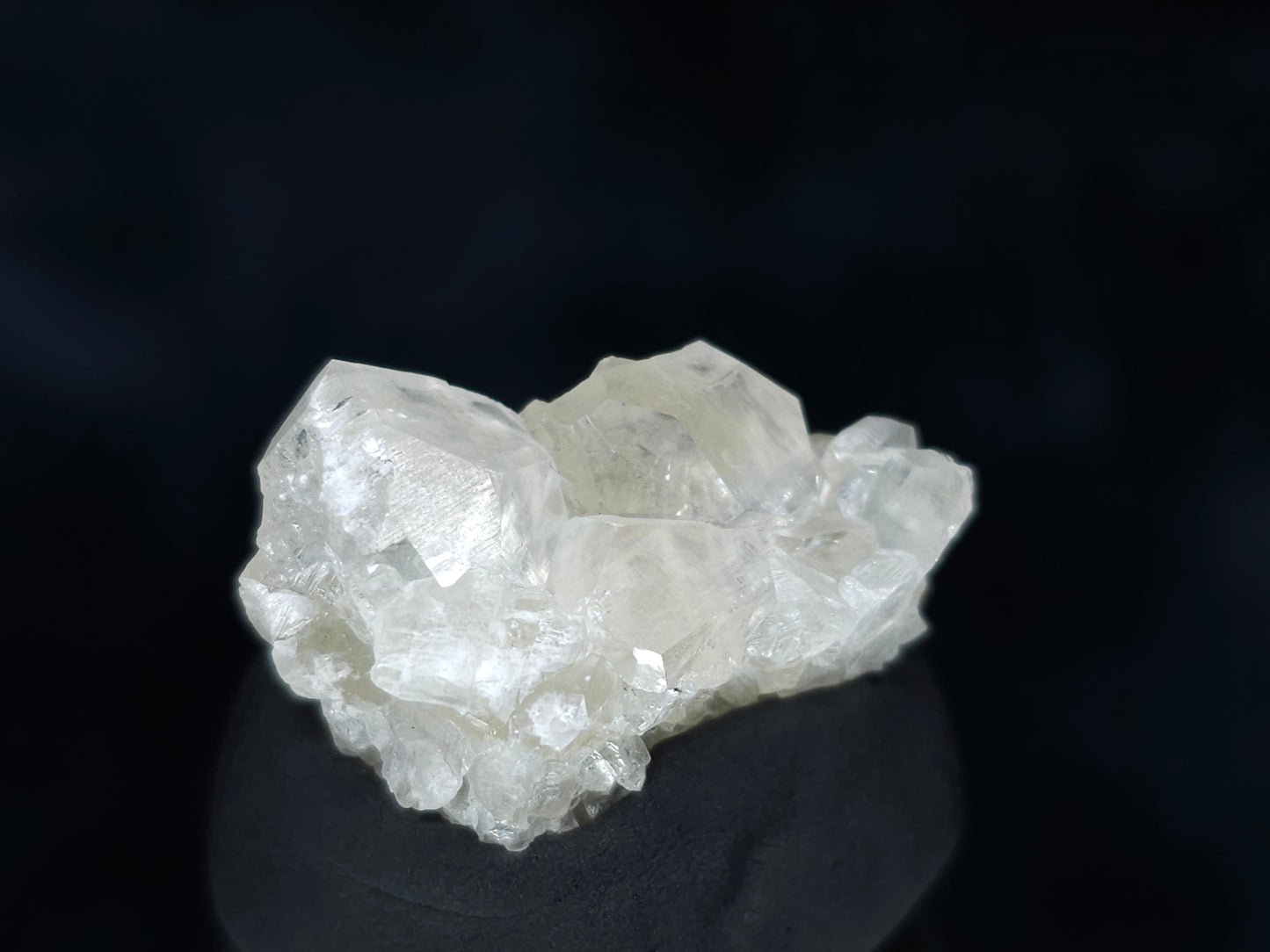 #33533 Super clear Nailhead Spar Calcite tiny cluster