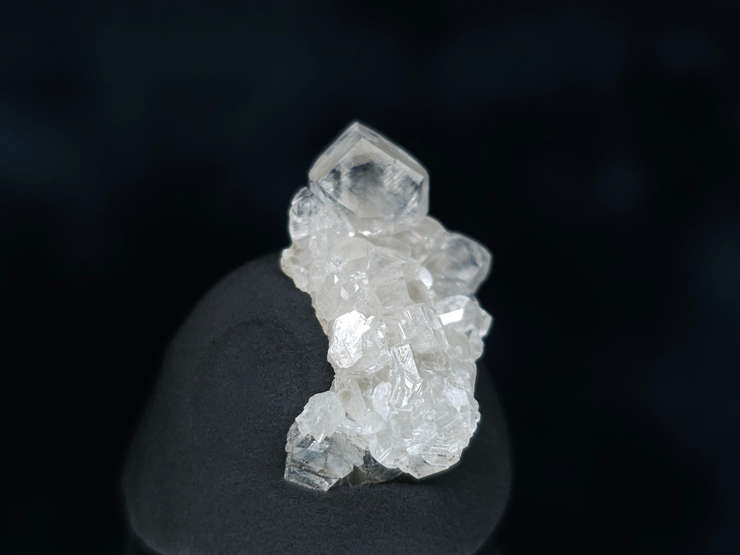 #33534 Super clear Nailhead Spar Calcite tiny cluster