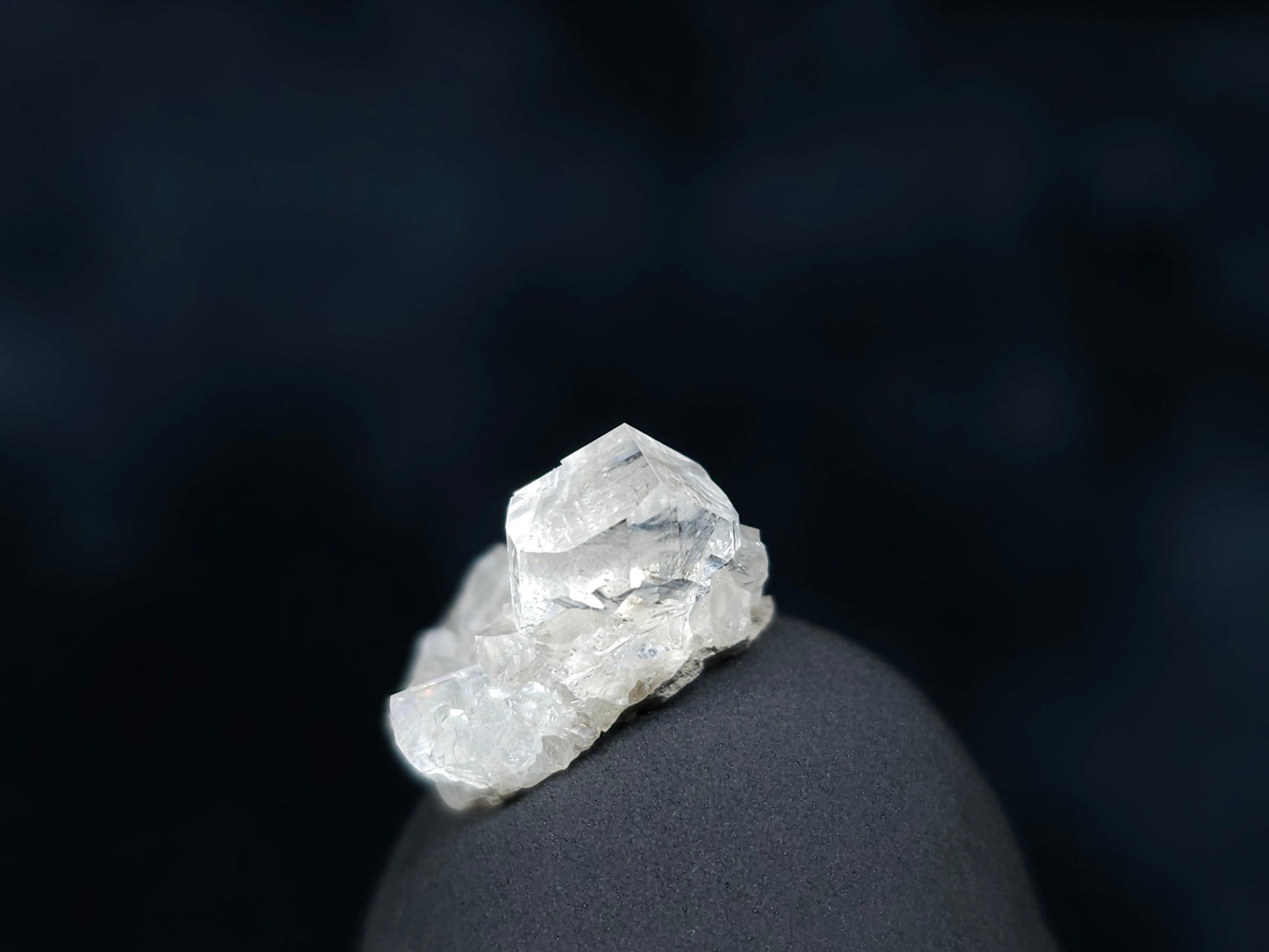 #33534 Super clear Nailhead Spar Calcite tiny cluster