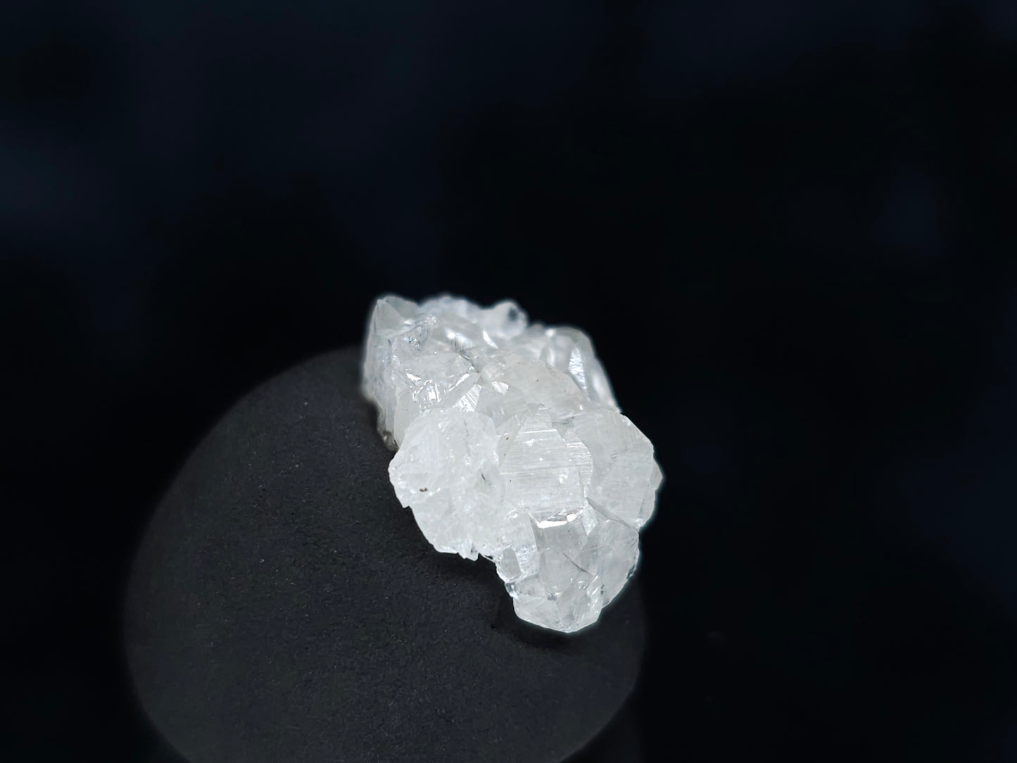 #33537 Super clear Nailhead Spar Calcite tiny cluster