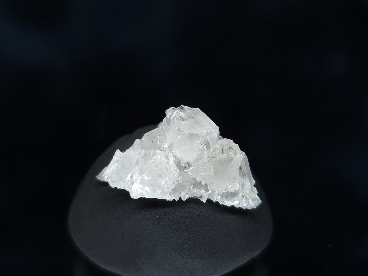 #33538 Super clear Nailhead Spar Calcite tiny cluster