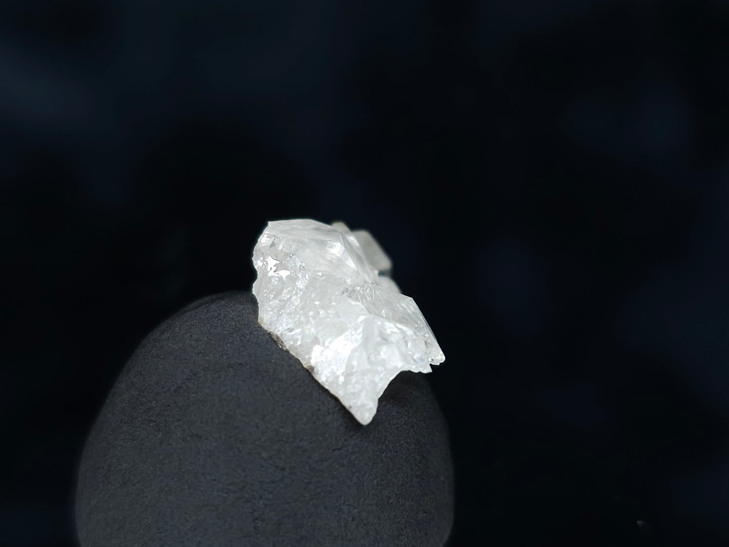 #33538 Super clear Nailhead Spar Calcite tiny cluster
