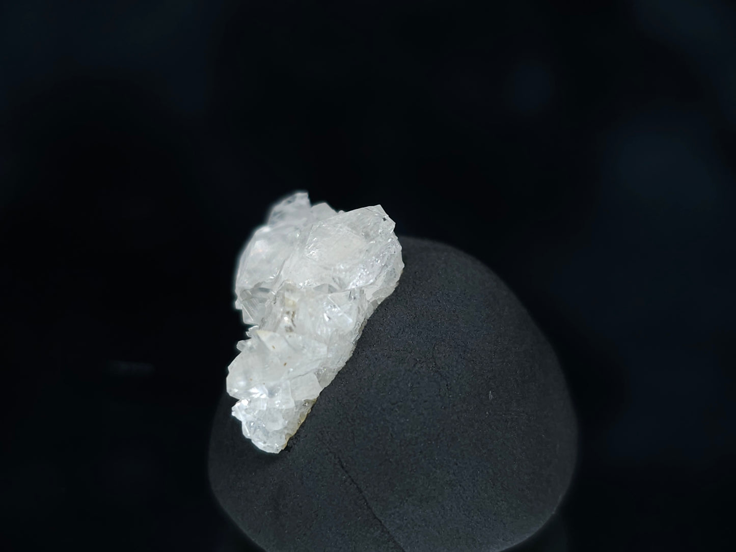 #33538 Super clear Nailhead Spar Calcite tiny cluster