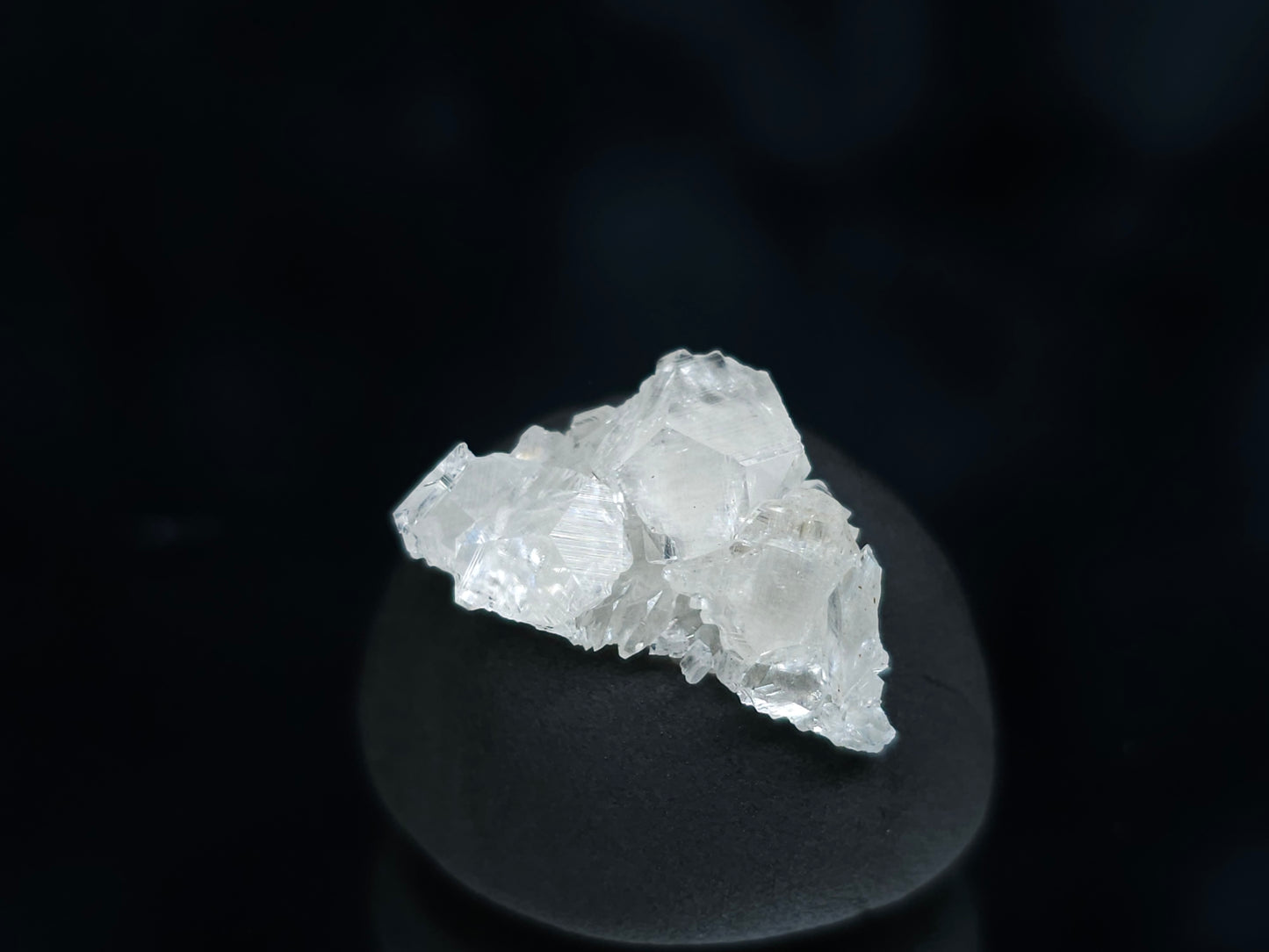 #33538 Super clear Nailhead Spar Calcite tiny cluster