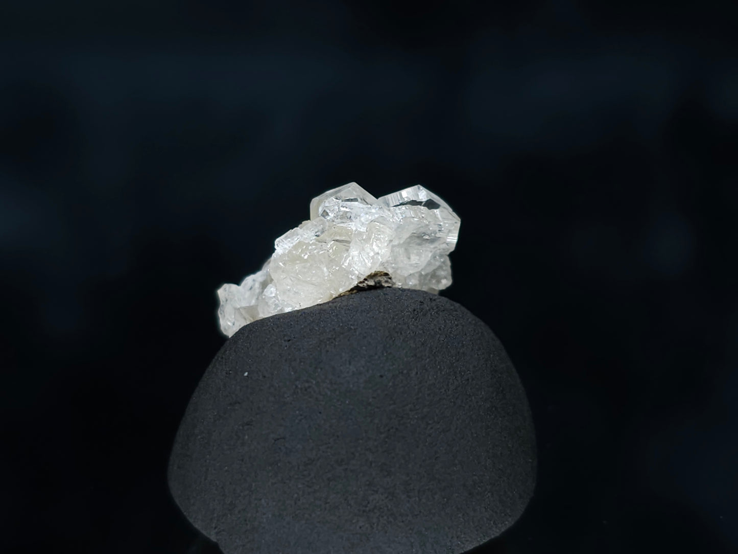 #33539 Super clear Nailhead Spar Calcite tiny cluster