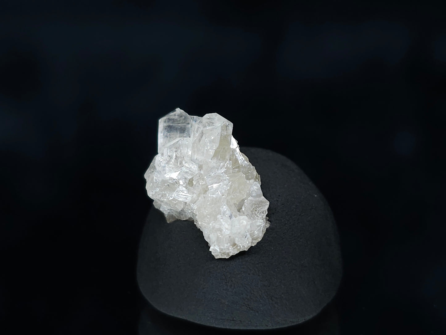 #33539 Super clear Nailhead Spar Calcite tiny cluster