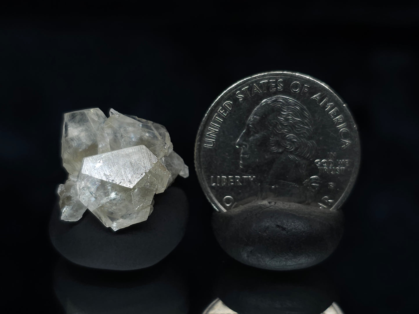 #33541 Super clear Nailhead Spar Calcite tiny cluster