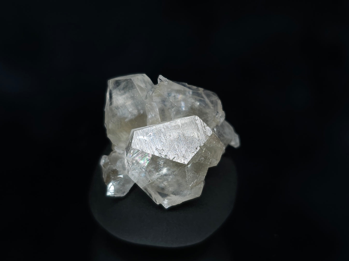 #33541 Super clear Nailhead Spar Calcite tiny cluster